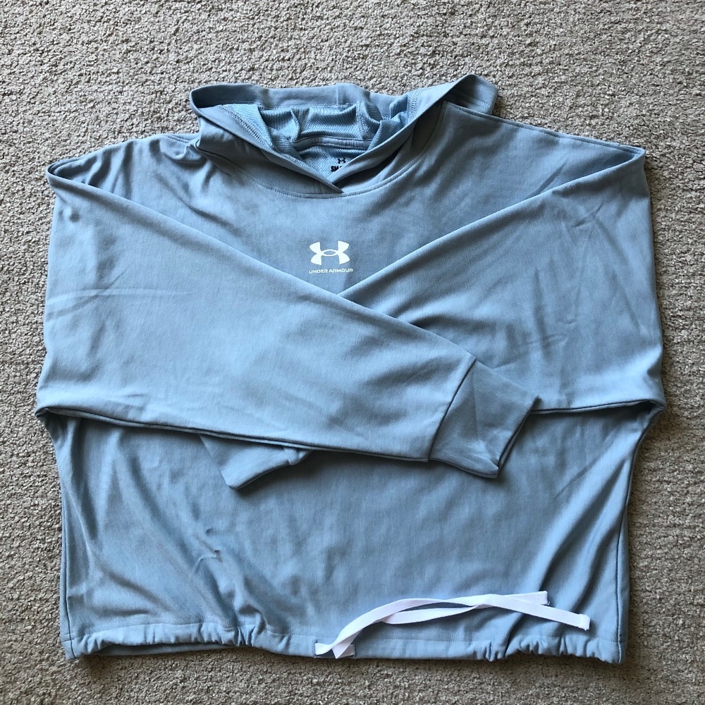 NWOT. Under Armour pullover hoodie.NWOT.